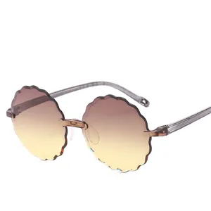 Trendy sunflower-shaped rimless children's sunglasses with scalloped gradient lenses
