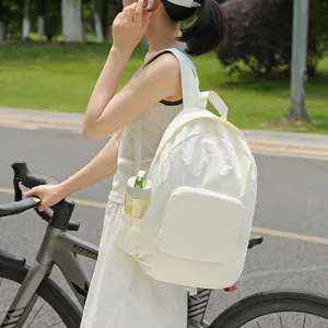 Mochila de senderismo plegable y ligera en resistente tejido Taslan blanco impermeable