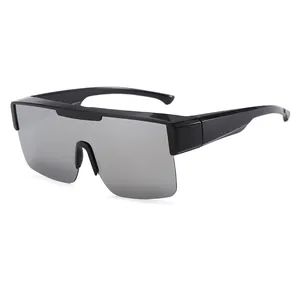 Occhiali da sole polarizzati oversize da uomo con montatura in TR nero ultra leggera