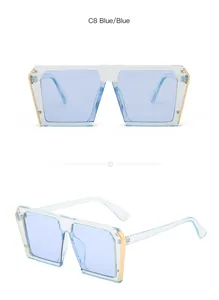 Front- und Seitenansicht der übergroßen blauen quadratischen Sonnenbrille mit Goldakzenten