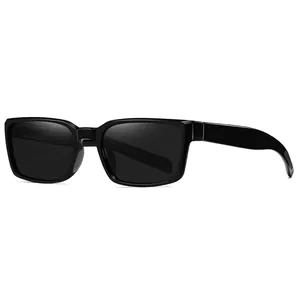 Elegante schwarze rechteckige polarisierte Vintage Herrensonnenbrille zum Autofahren