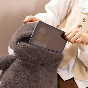 Creatieve grijze pluche pinguïn rugzak voor meisjes met ruimte voor een tablet