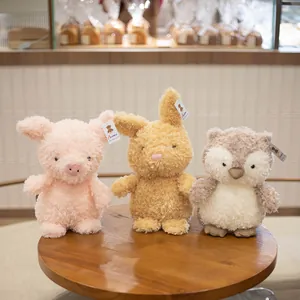 Ensemble de trois peluches d'animaux mignonnes: cochon, lapin et hibou pour enfants