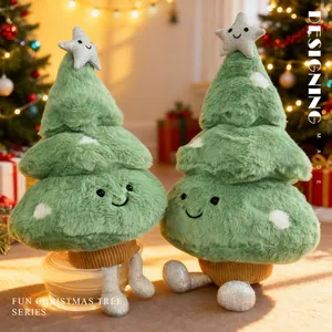 Dos divertidos peluches de árbol de Navidad con motas de nieve y estrellas de plata para decorar