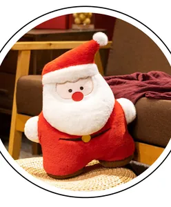 Gemütliches Weihnachtsmann-Plüschkissen auf Hocker für Weihnachtsdekoration