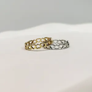 Anelli in Acciaio Inossidabile a Cuore Intagliato per Donna Uomo Coppia Placcati Oro Argento Stile Minimalista Ins Gioielli per Dita Regalo non Sbiadisce