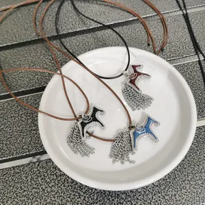 Vintage Pferd Quaste Anhänger Halskette Für Damen Titanstahl Legierung Strass Emaille Tier Charm Lange Pullover Kette Schmuck