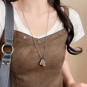 Elegant natural stone grape cluster pendant necklace for women with adjustable chain link