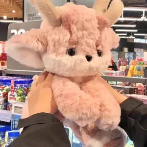 Simpatico peluche a forma di drago rosa in morbido materiale peloso per bambini e casa.