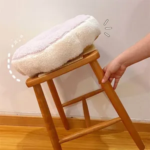 Cojín de asiento grueso de felpa macaron con base antideslizante