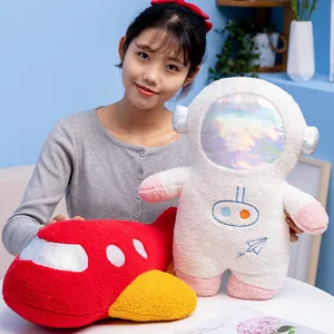 Morbidi peluche astronauta e aereo rosso per decorazione divano camera bimbi