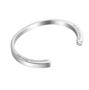 Bracelet Urne Commémorative en Acier Inoxydable pour Cendres Your Wings Were Ready Jonc en C Gravable Bijoux de Mode