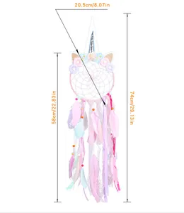 Unicorn dromenvanger met pastel veren, afmetingen 20,5x74 cm voor kamerdecoratie set.