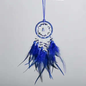 Atrapasueños azul hecho a mano para coche con piedras naturales y plumas decorativas