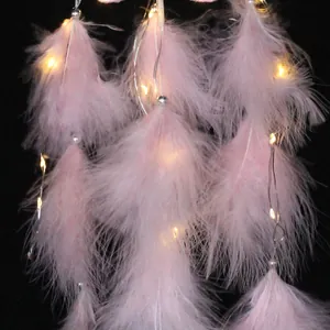 Attrape-rêves en plumes roses avec lumières LED pour décoration murale