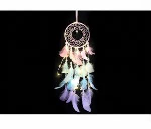 Capteur de rêves lumineux LED avec plumes pastel colorées pour décoration de chambre