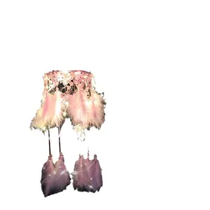 Atrapasueños rosa de plumas con luces LED para decoración de pared de habitación niña.