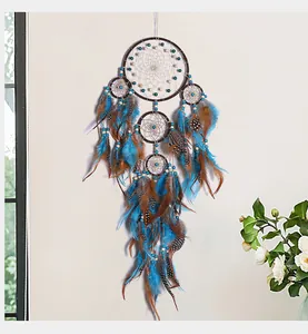 Handgemaakte dromenvanger met 5 ringen, blauwe en bruine veren voor wanddecoratie