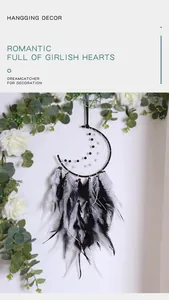 Elegante zwart-witte maan dromenvanger met veren voor creatieve wanddecoratie in huis