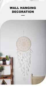 Handgefertigter 40 cm großer böhmischer Traumfänger-Wandschmuck mit weißen Federn und Holzperlen