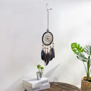 Atrapasueños vintage hecho a mano con plumas para decoración de pared y del coche