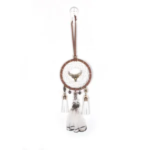 Noordse dromenvanger met hertenkop en witte veren voor wanddecoratie-ornament