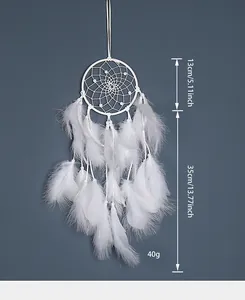 Attrape-rêves blanc tissé à la main avec plumes et détails de dimensions précis