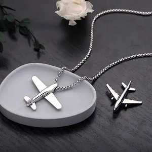 Collar con colgante de avión de acero de titanio estilo hip-hop para hombres y mujeres