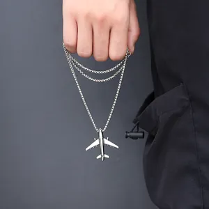 Collar hip hop de acero de titanio con colgante de avión y cadena de metal fuerte