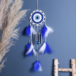 Atrapasueños de ojo turco azul con plumas y campanas para decoración