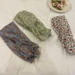 Set de manguitos protectores solares de gasa floral con detalles elásticos fruncidos