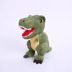 Dettaglio di un simpatico peluche a forma di dinosauro T-Rex verde con texture