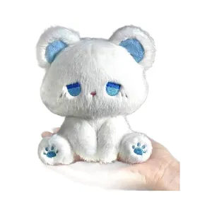Kleine witte knuffelbeer met blauwe droevige ogen, zacht schattig cadeau voor meisjes