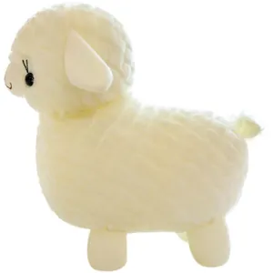 Simpatico peluche di pecora bianca con morbida lana testurizzata e design lama per bambini
