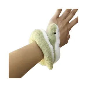 Lindo peluche de serpiente verde, mascota para el año de la serpiente 2025