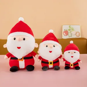 Drei niedliche Weihnachtsmann-Plüschtiere in verschiedenen Größen für die Weihnachtsdeko