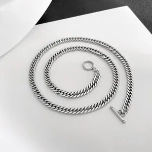 Collar de cadena cubana de acero de titanio plateado con cierre de barra en T unisex