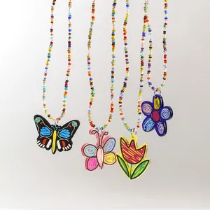 Bunte Perlenketten mit süßen Schmetterlings- und Blumen-Anhängern aus Acryl für Mädchen