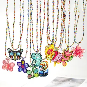 Handgefertigte Dopamin-Farbe Perlenkette Süße Acryl Blume Schmetterling Dinosaurier Herz Anhänger Schlüsselbeinkette Schmuck
