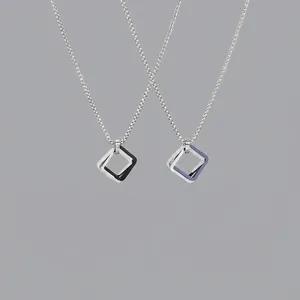 Collar con Colgante Geométrico de Acero de Titanio Triple Anillo Cuadrado Entrelazado Hip Hop Punk Cadena de Caja Joyería Para Hombres Mujeres
