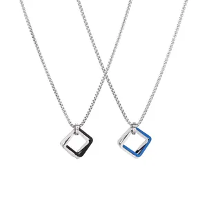 Collares de acero inoxidable geométricos minimalistas para parejas con detalles negros y azules