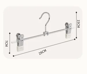 Gedetailleerd afmetingendiagram van een stevige roestvrijstalen broekhanger met klemmen.