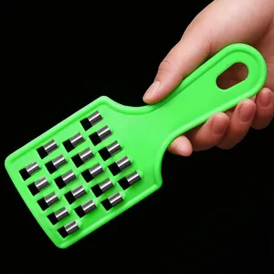 Râpe à légumes manuelle verte avec 20 lames en inox pour hacher le chou et les radis