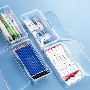 Set di astucci trasparenti capienti per l'organizzazione di articoli di cancelleria.
