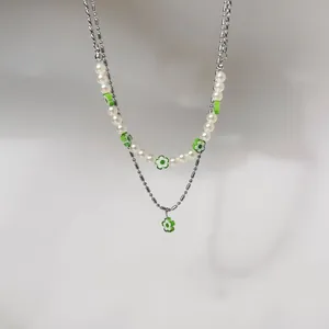 Elegante dubbellaagse parelketting met frisse groene madeliefjes hangers voor dames
