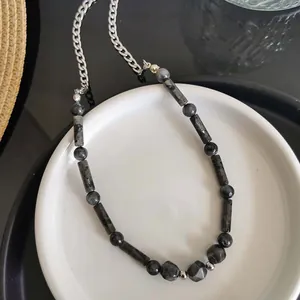 Collana fatta a mano in perle di pietra naturale con catena d'argento stile cinese
