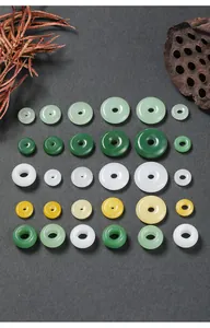 Collectie veelkleurige glazen Ping'an-kralen in verschillende jade-stijlen
