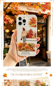 Vue macro d'autocollants artistiques en PET érable d'automne sur coque de téléphone
