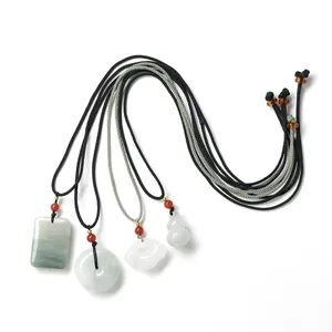 Natuurlijke Tianshan jade hanger collectie met hulu, ruyi en ping'an gesp ontwerpen.
