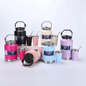 Assortimento di borracce sportive sottovuoto in acciaio inox 304 a grande capacità.
